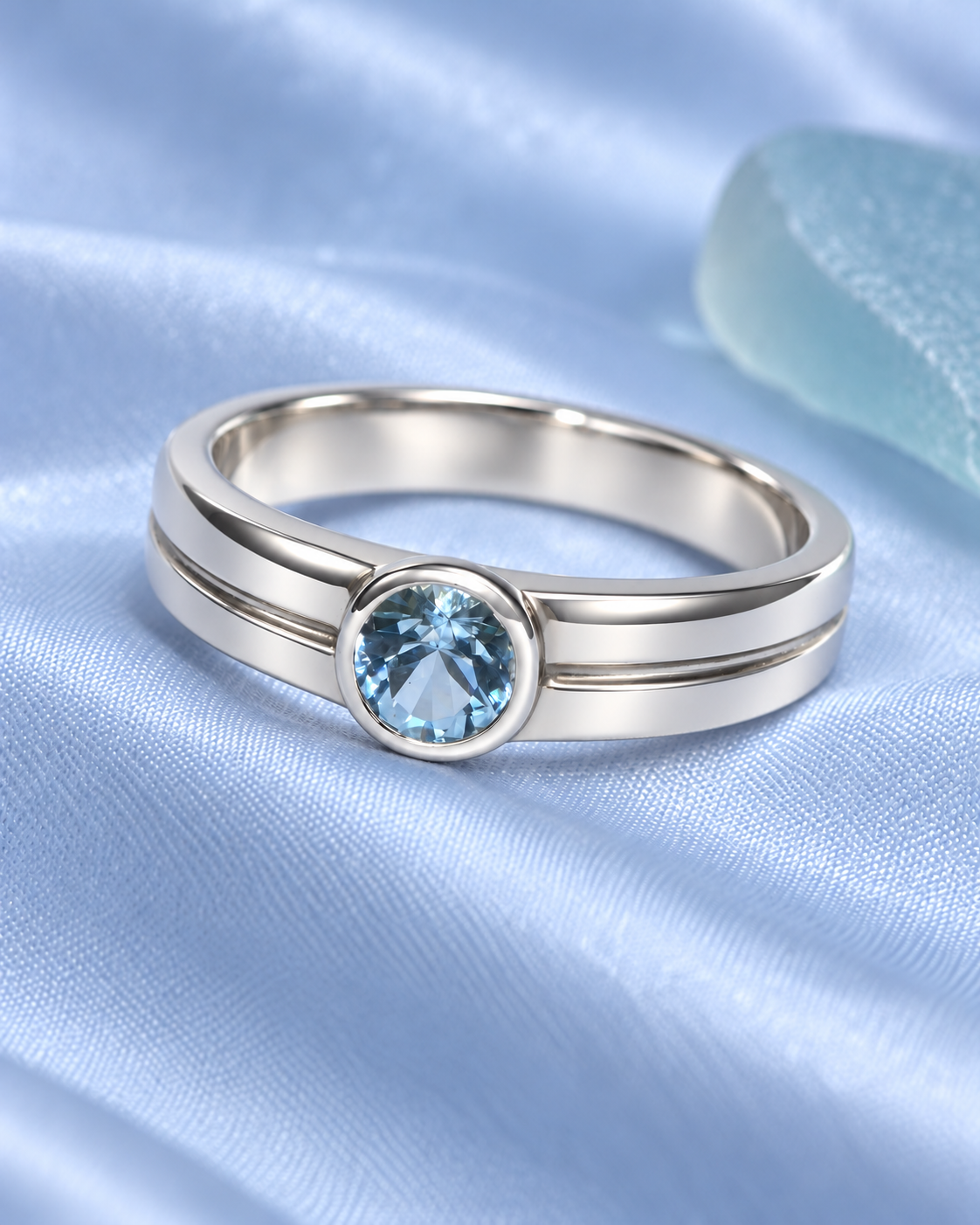 Bague solitaire avec aiguë marine 